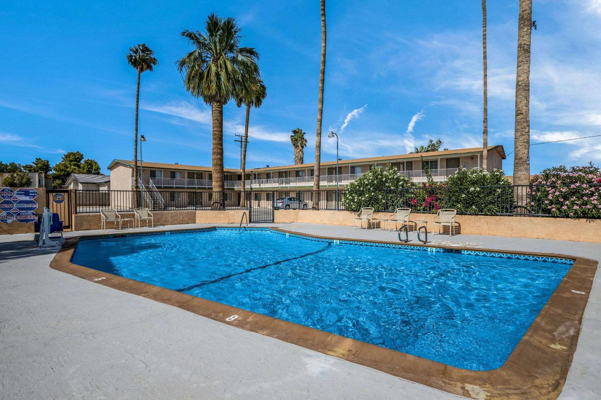 Rodeway Inn & Suites Blythe I-10 エクステリア 写真