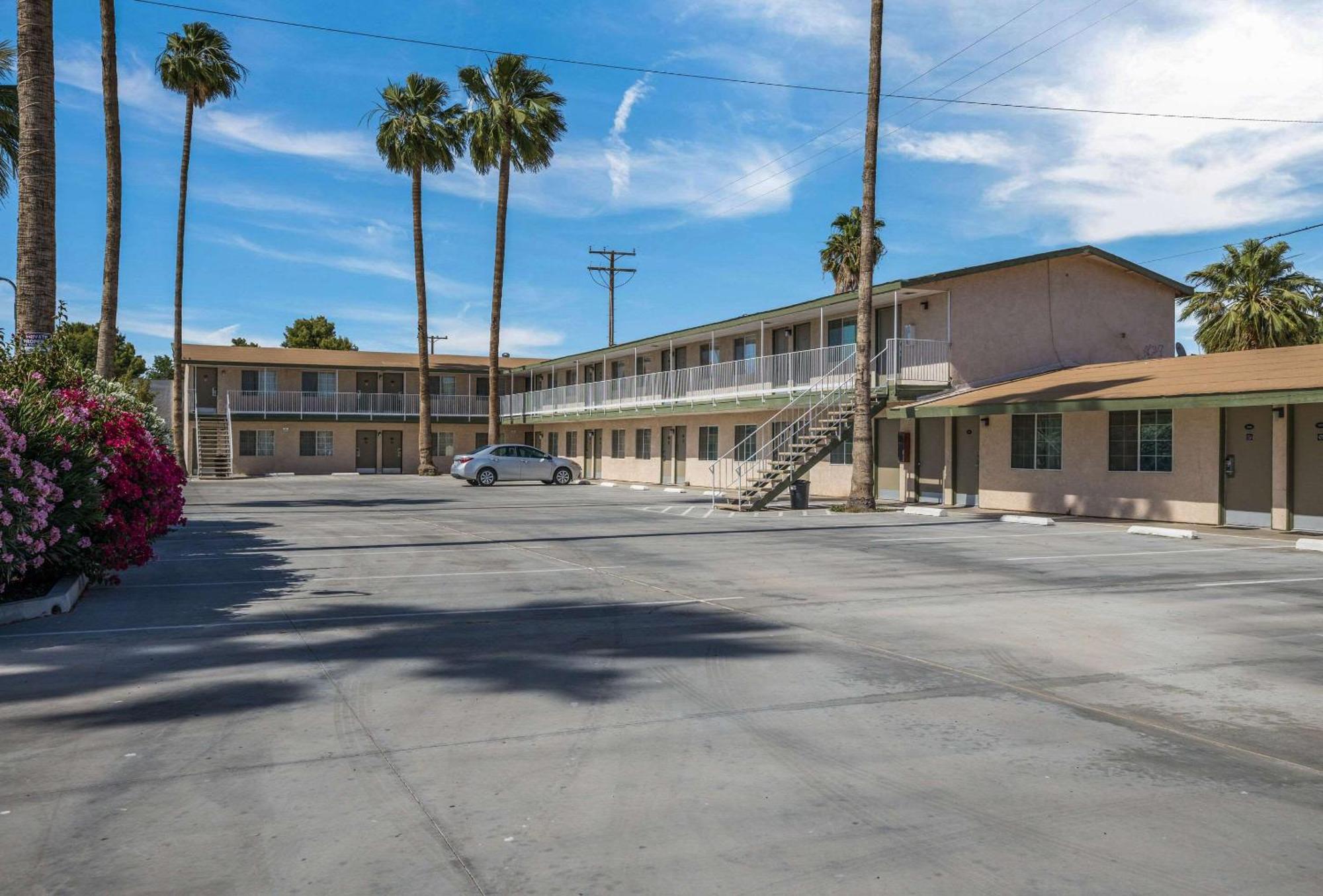 Rodeway Inn & Suites Blythe I-10 エクステリア 写真
