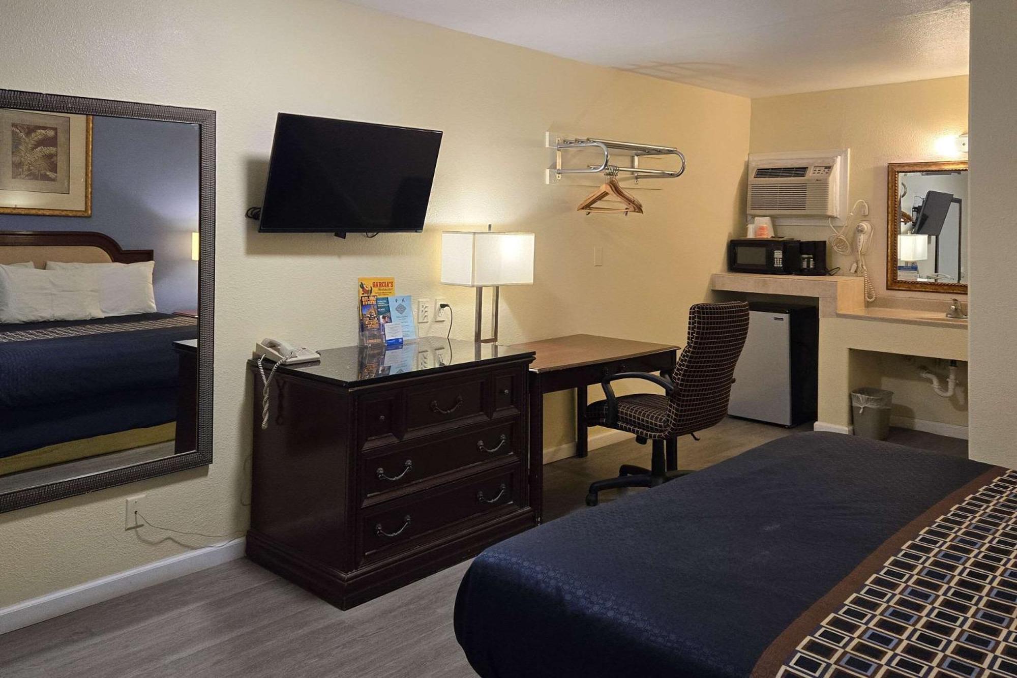 Rodeway Inn & Suites Blythe I-10 エクステリア 写真