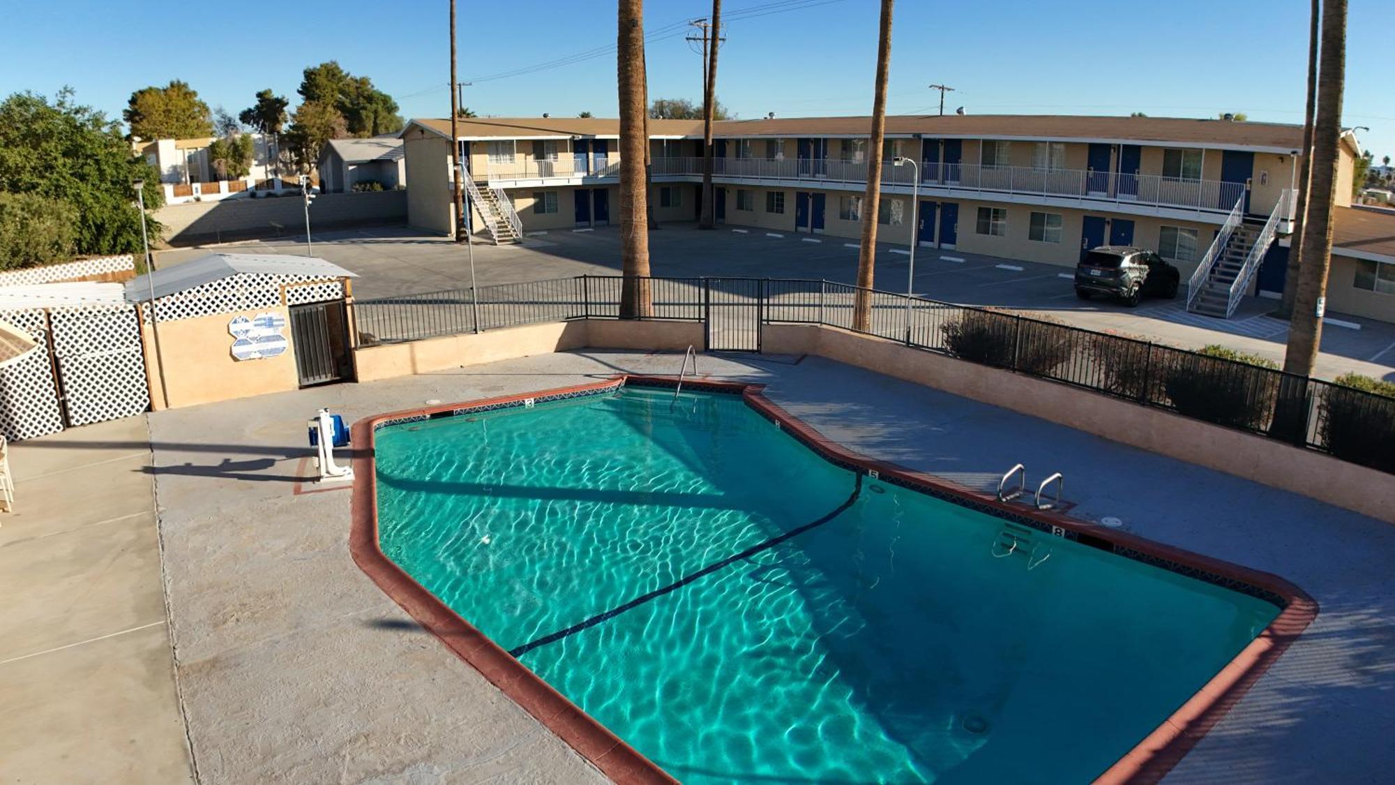 Rodeway Inn & Suites Blythe I-10 エクステリア 写真