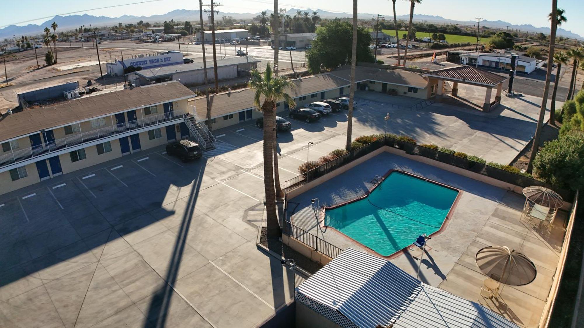 Rodeway Inn & Suites Blythe I-10 エクステリア 写真