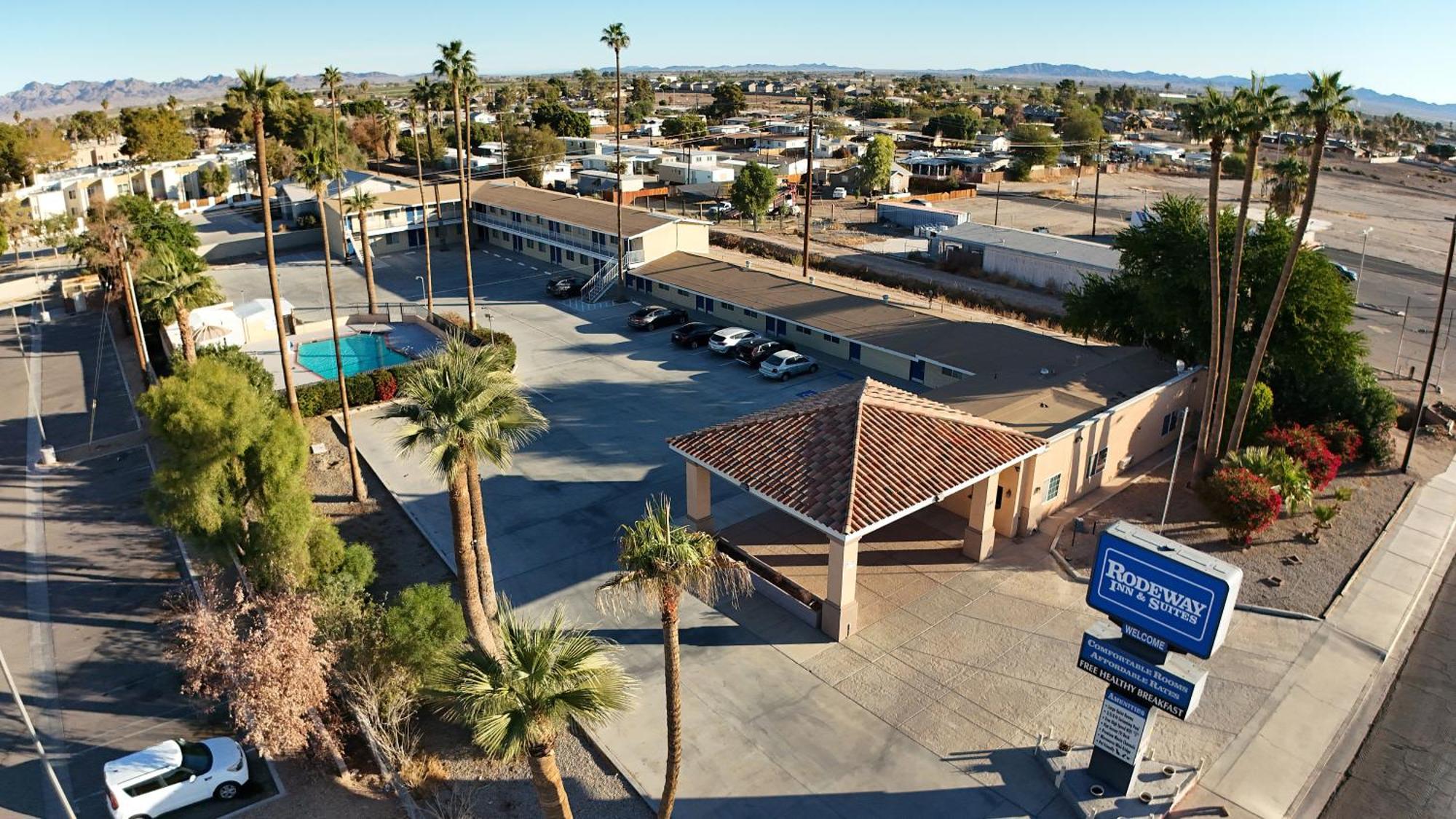 Rodeway Inn & Suites Blythe I-10 エクステリア 写真